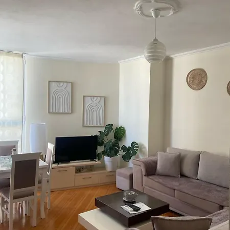 شقة Lovely Just 30m From The ساراندا