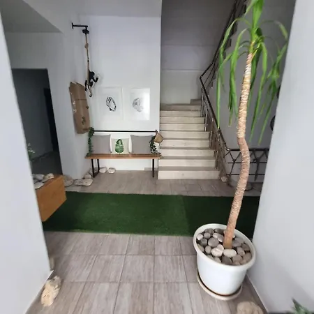 Lovely Just 30m From The Appartement Saranda