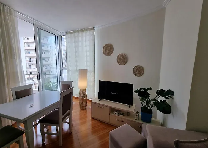 Lovely Just 30m From The Apartment *