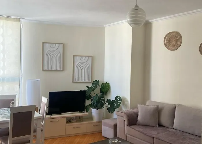 Apartment Lovely Just 30m From The Sarandë