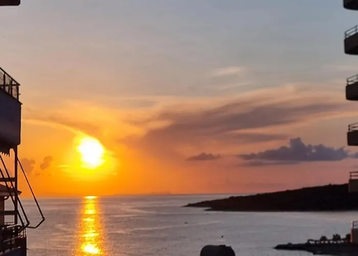 Lovely Just 30m From The * Sarandë